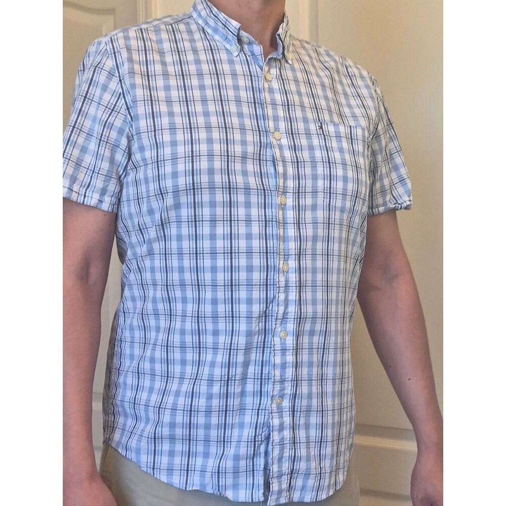 Tommy Hilfiget Custom Fit 100% Cotton, Short Sleeve Button Up Shirt Sz Large